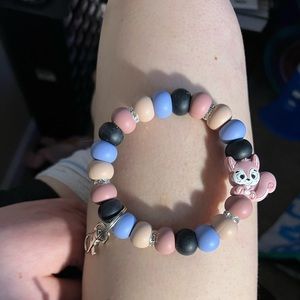 Silicone focal wristlet